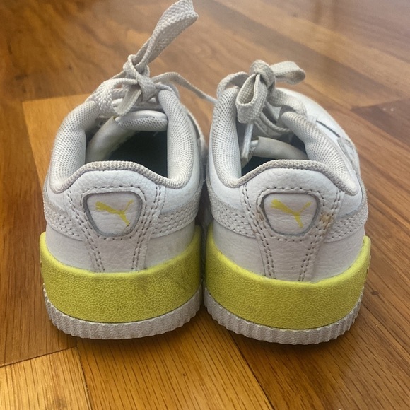 Puma Children’s White Sneakers Size 10 - Picture 3 of 8